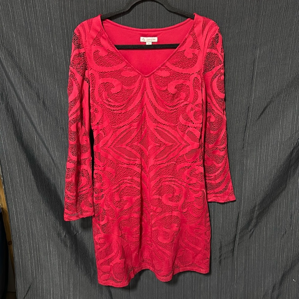 DB established 1962 brand Red 3/4 Sleeve V-Neck
Lace Overlay / Size 8 /‎ V-11